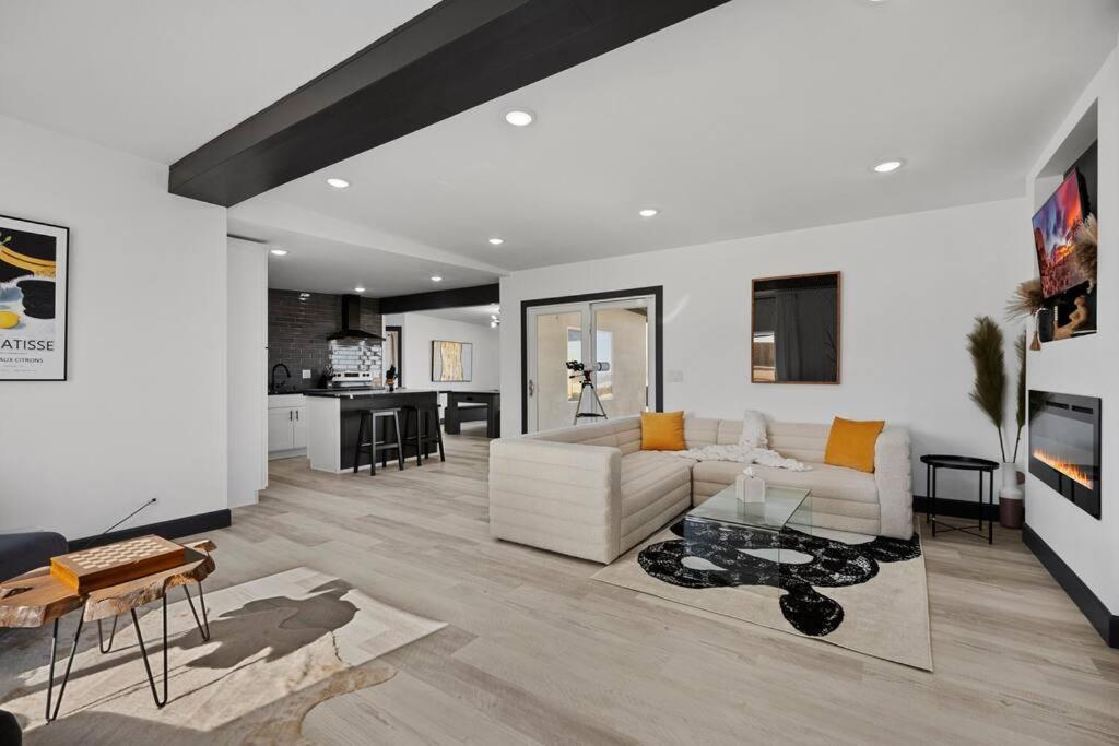 Star Gazers Modern Home On 5 Acres Of Land! Sunfair Heights 外观 照片